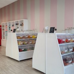 Sweet Cone Alabama Icecream - Interior  08-17-2022