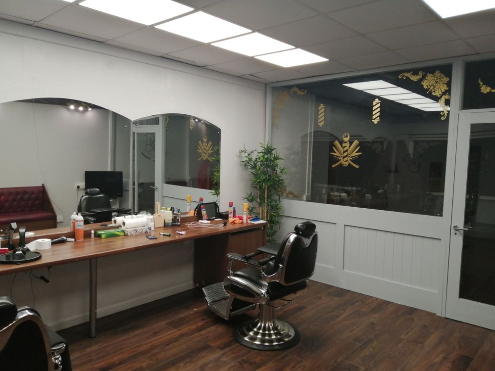 VLAD’S BARBER SHOP Updated May 2024 Greenhills Centre Unit 4, 12