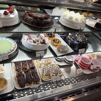 River Edge Diner & Restaurant - Diners Near Me - River Edge, New Jersey