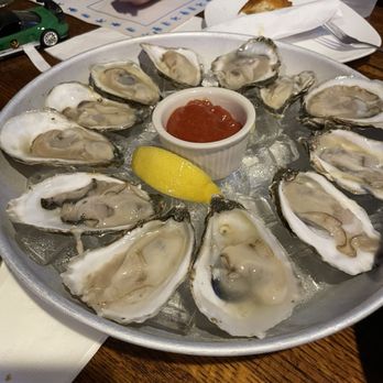 Popei's Clam Bar - Oyster on the Half Shell (12) - Seafood Near Me - Bethpage, New York