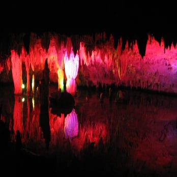 Meramec Caverns - Tours Near Me - Sullivan, Missouri