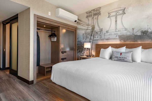 Cambria Hotel Portland Downtown Old Port by null