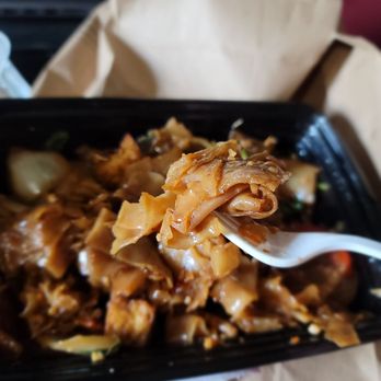 Simply Thai - Drunken noodles - Thai Near Me - Oneonta, New York