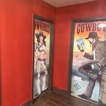 Hurricane Creek Saloon - Sports Bars Near Me - Melbourne, Florida