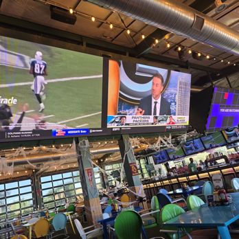 Backyard - Desert Ridge - Great great sports watch location - Sports Bars Near Me - Phoenix, Arizona