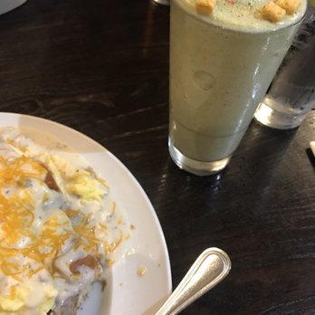 Shack Breakfast & Lunch - Skipper's Revenge (with Why the French Hate Us photobombing) - Breakfast & Brunch Near Me - Fallon, Missouri