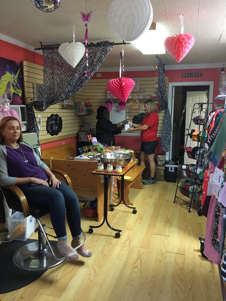 Essentials Salon Logo