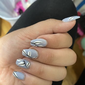 Lux Nails and Spa - Nail Salons Near Me - Everett, Massachusetts