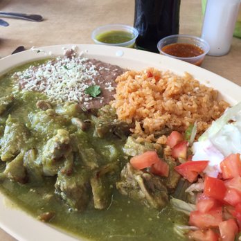 Carnitas Tijuana - Costillas en salsa verde plate with rice and beans - Mexican Near Me - Pittsburg, California Carnitas Tijuana - Costillas en salsa verde plate with rice and beans - Mexican Near Me - Pittsburg, California