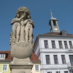 Paradies-Brunnen - Paradies-Brunnen, Figuren.:)