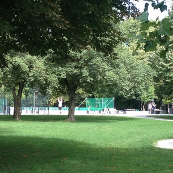 Maßmann Park - Mit Basketball Spielfeld, Skateboard Rampe, Spielplatz für Kinder der wirklich toll ist und einer schönen Liegewiese. - Parks Near Me - Munich, BY