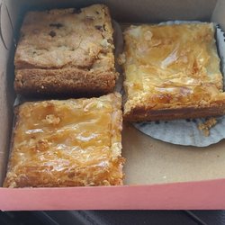 Southern Sweet Delights - AL PECAN BREAD, GOEEY STRAWBERRY, AND GOEEY VANILLA!!! ALL VERY GOOD.