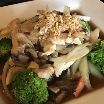 Mai Thai - Garlic Chicken - Thai Near Me - Omaha, Nebraska