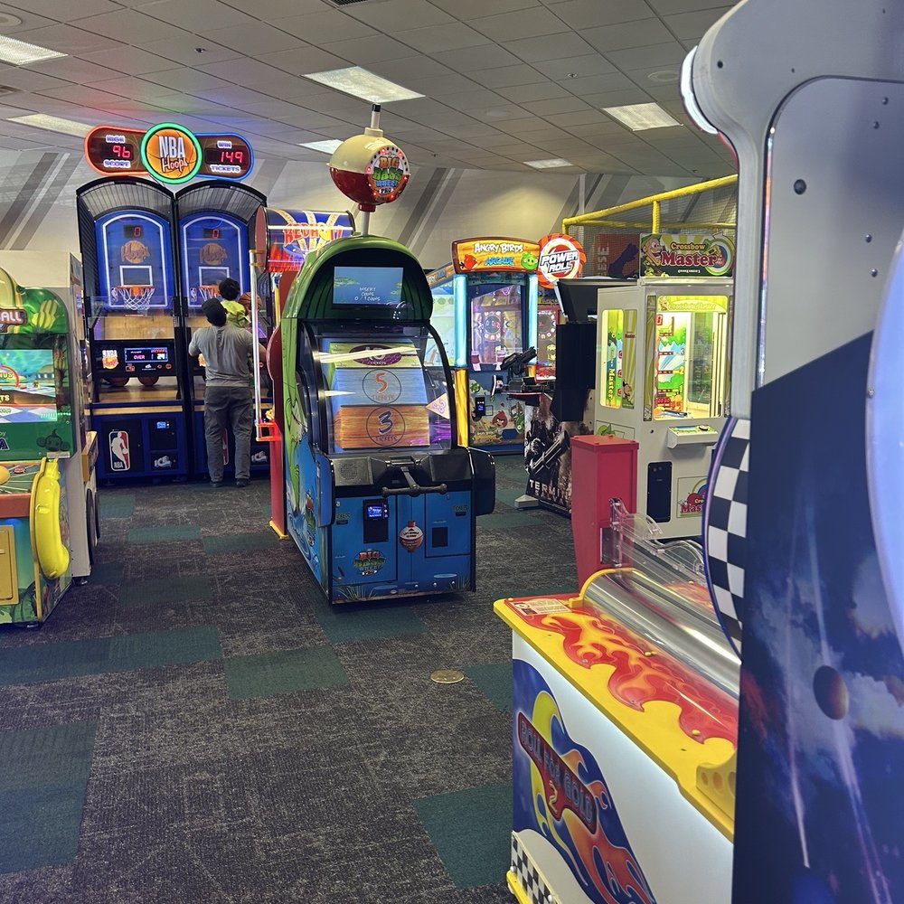 Chuck E. Cheese - lots of games to play - Pizza Near Me - San Diego, California Chuck E. Cheese - lots of games to play - Pizza Near Me - San Diego, California