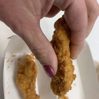 Hardee's - Chicken is way smaller and cold - Burgers Near Me - Suffolk, Virginia