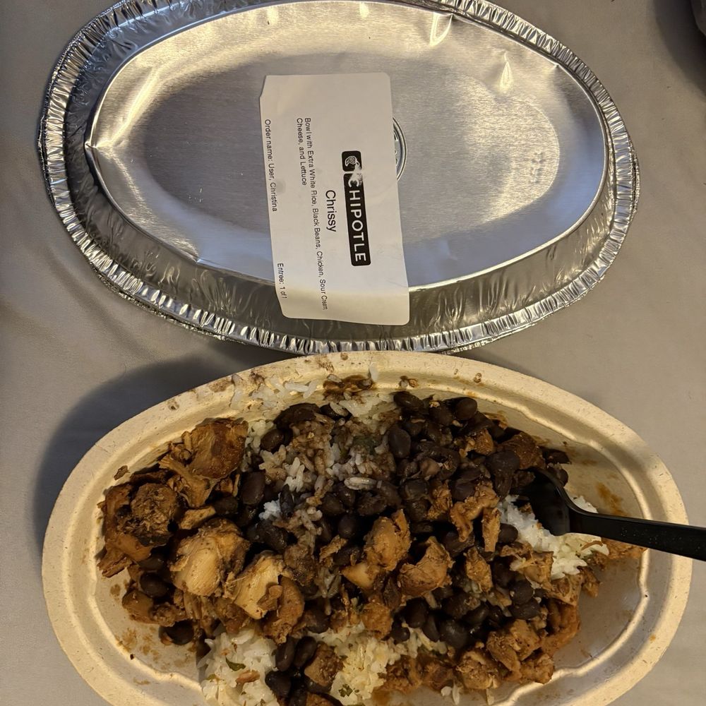 Missing cheese, lettuce, and sour cream. Missing cheese, lettuce, and sour cream.