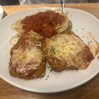 Olive Garden Italian Restaurant - Chicken Parmigiana - Italian Near Me - Burbank, California Olive Garden Italian Restaurant - Chicken Parmigiana - Italian Near Me - Burbank, California