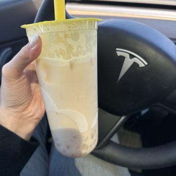 Sunright Tea Studio - Burlingame - Peach jasmine milk tea - Bubble Tea Near Me - Burlingame, California
