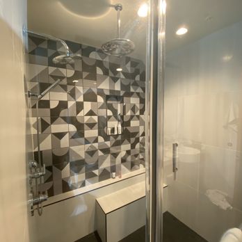 Le Meridien Pasadena Arcadia - Shower - Hotels Near Me - Arcadia, California Le Meridien Pasadena Arcadia - Shower - Hotels Near Me - Arcadia, California