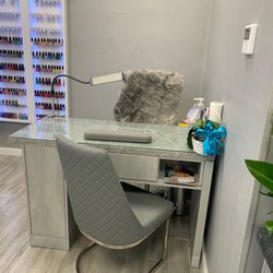 Paradise Nails & Beauty Bar