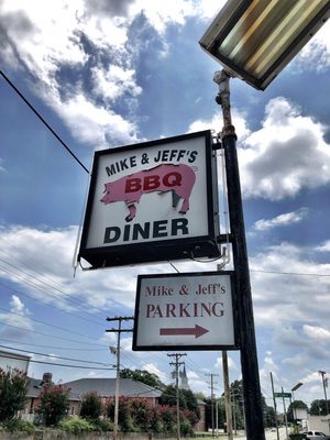 Mike and Jeff's BBQ Restaurant & Catering by null