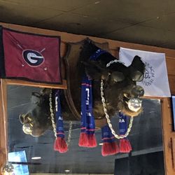 Blind Pig Tavern - Decor