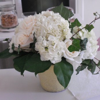 Designs By Cate - Send someone special the gift of fresh frequent flowers @ www.designsbycate.ca - Wedding Planning Near Me - Stratford, Ontario