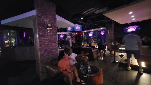 Hyde Social by null