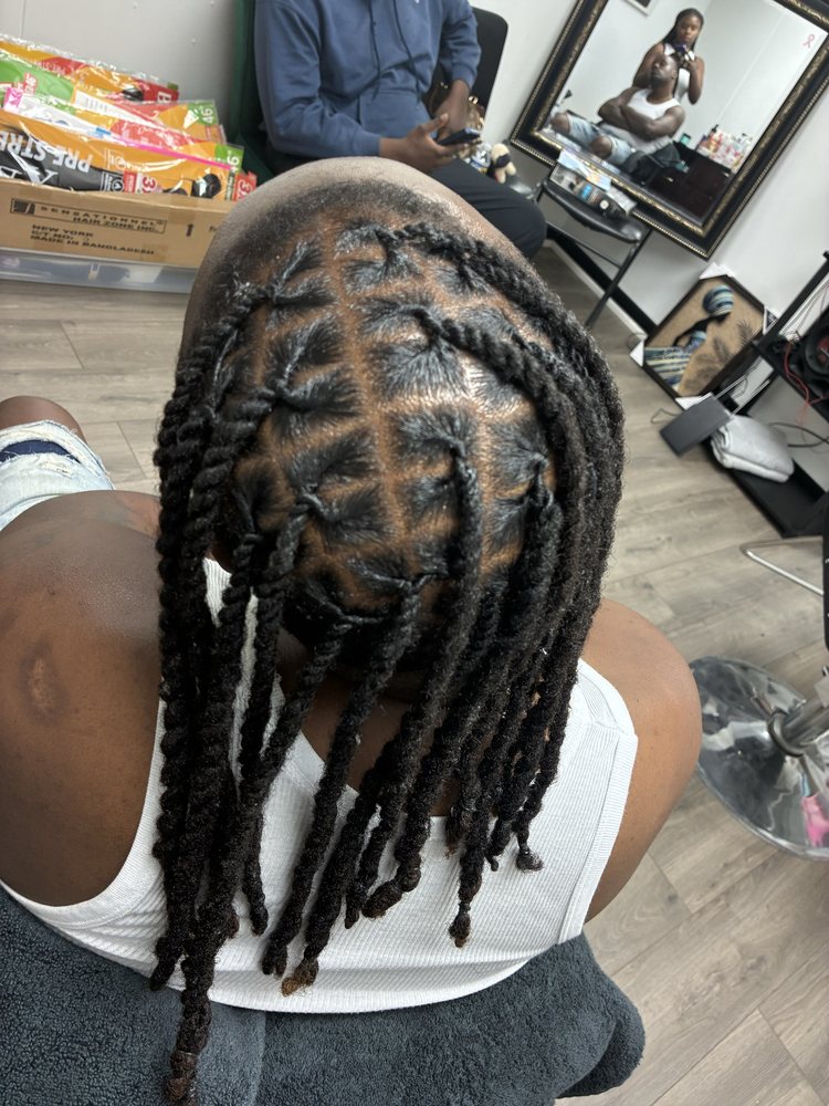 Rva Braider Logo