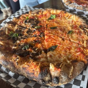 Common Oven Pizza - Small Red Pie with vegan cheese & mushrooms - Pizza Near Me - New Kensington, Pennsylvania Common Oven Pizza - Small Red Pie with vegan cheese & mushrooms - Pizza Near Me - New Kensington, Pennsylvania