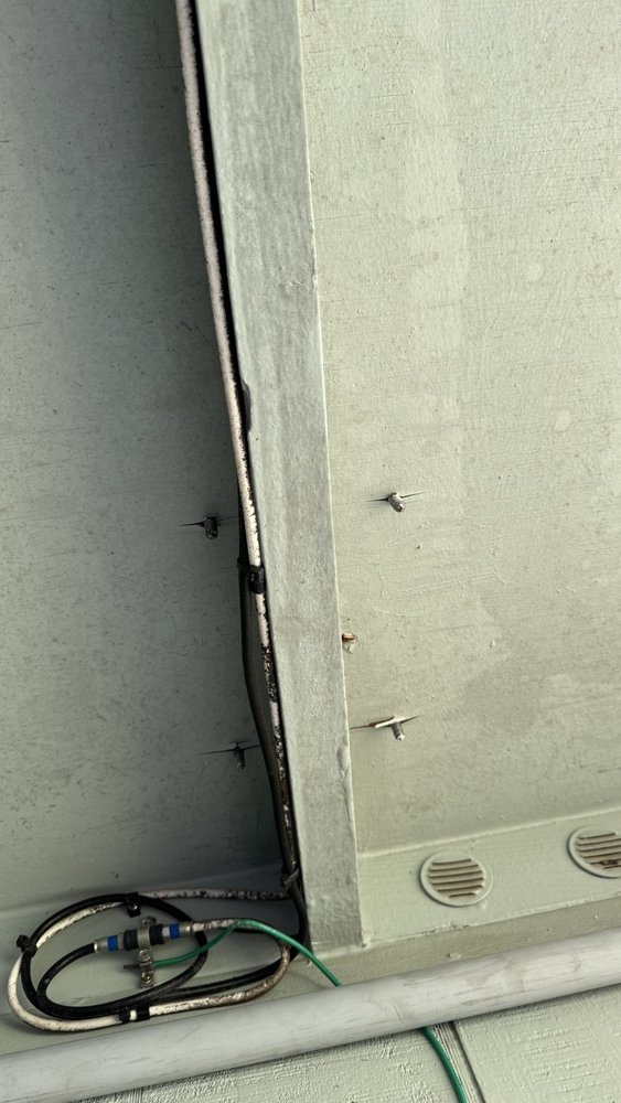 Slide of J&E ROOFING