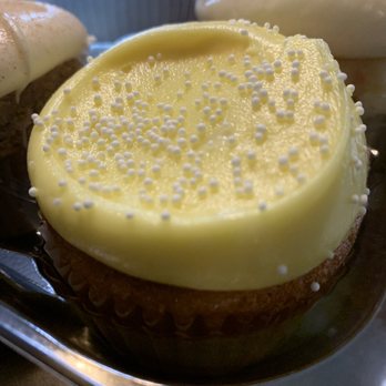 Sweet Mandy B's - Lemon cupcake - Bakeries Near Me - Chicago, Illinois