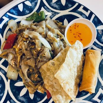 Chili Basil Thai Cuisine - Thai Near Me - Ventura, California