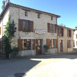 Auberge de l'Argentor - The patio area is across the street