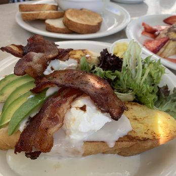 Cream Pot - Premium eggs Benedict - Breakfast & Brunch Near Me - Honolulu, Hawaii Cream Pot - Premium eggs Benedict - Breakfast & Brunch Near Me - Honolulu, Hawaii