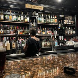 Vito's Ristorante - Attached bar, we waited here for our table