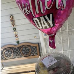 Edible Arrangements - This is the photo that the delivery person took. Why would you tilt a PLATTER!?