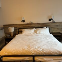 Neon Cowboy Roadhouse - Comfy bed