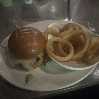 Yard House - Chicken Grilled Chicken & Avocado Sandwich - New American Near Me - Rancho Mirage, California