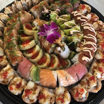 Leo’s kitchen - Rainbow roll, spider roll, protein roll, red dragon, lemon cilantro, scallops dynamite - Sushi Bars Near Me - Chula Vista, California