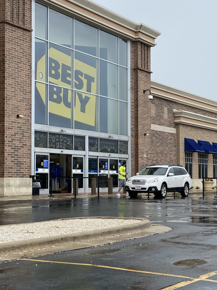 BEST BUY MENOMONEE FALLS Updated May 2024 14 Photos & 24 Reviews