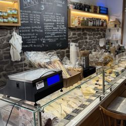 Beppe e I Suoi Formaggi - Inside