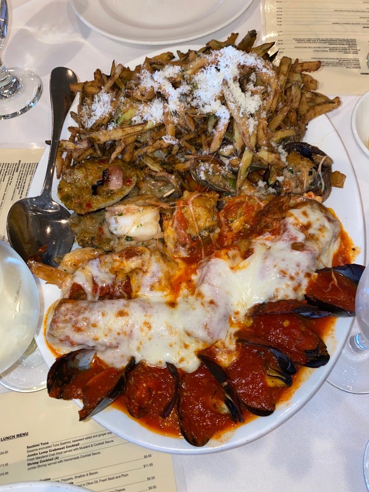 LOUCAS RESTAURANT Updated November 2024 438 Photos & 449 Reviews