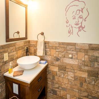Swan Song Inn - Bed & Breakfast Near Me - Marshfield, Missouri Swan Song Inn - Bed & Breakfast Near Me - Marshfield, Missouri