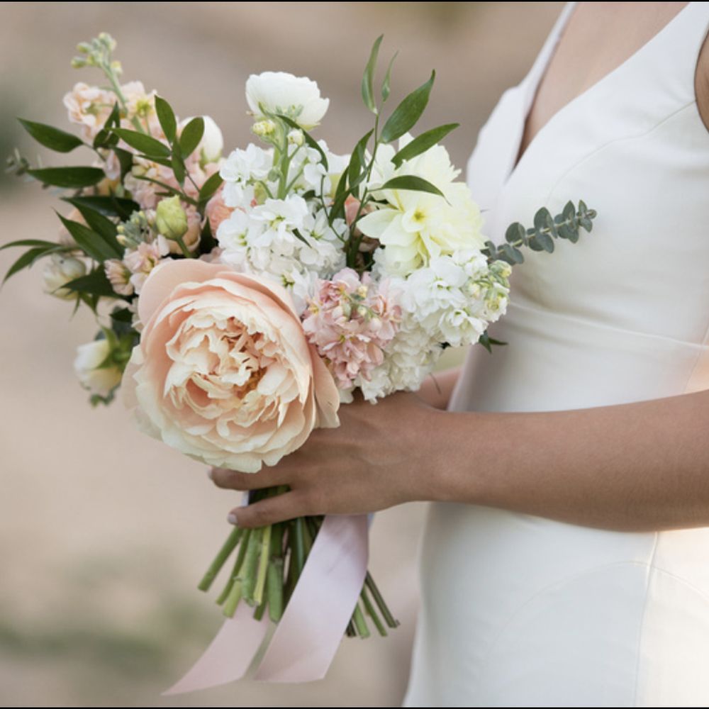 Miss Daisy - bridal bouquet - Florists Near Me - Las Vegas, Nevada Miss Daisy - bridal bouquet - Florists Near Me - Las Vegas, Nevada