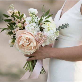 Miss Daisy - bridal bouquet - Florists Near Me - Las Vegas, Nevada Miss Daisy - bridal bouquet - Florists Near Me - Las Vegas, Nevada
