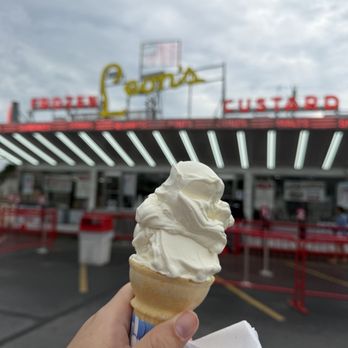 Leon's Frozen Custard - Ice Cream & Frozen Yogurt Near Me - Milwaukee, Wisconsin Leon's Frozen Custard - Ice Cream & Frozen Yogurt Near Me - Milwaukee, Wisconsin