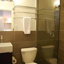 Studios On 25th Furnished Corporate Apartments & Vacation Rental - Premium Studio - Renovated Bathroom with Porcelain Bamboo Tile