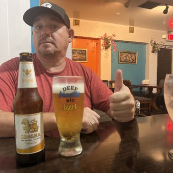 Basil Garden - Two thumbs down garbage quality just don't do it - Thai Near Me - Stuart, Florida