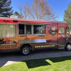 Valley Eats Mobile Eatery & Catering - Ordering window side